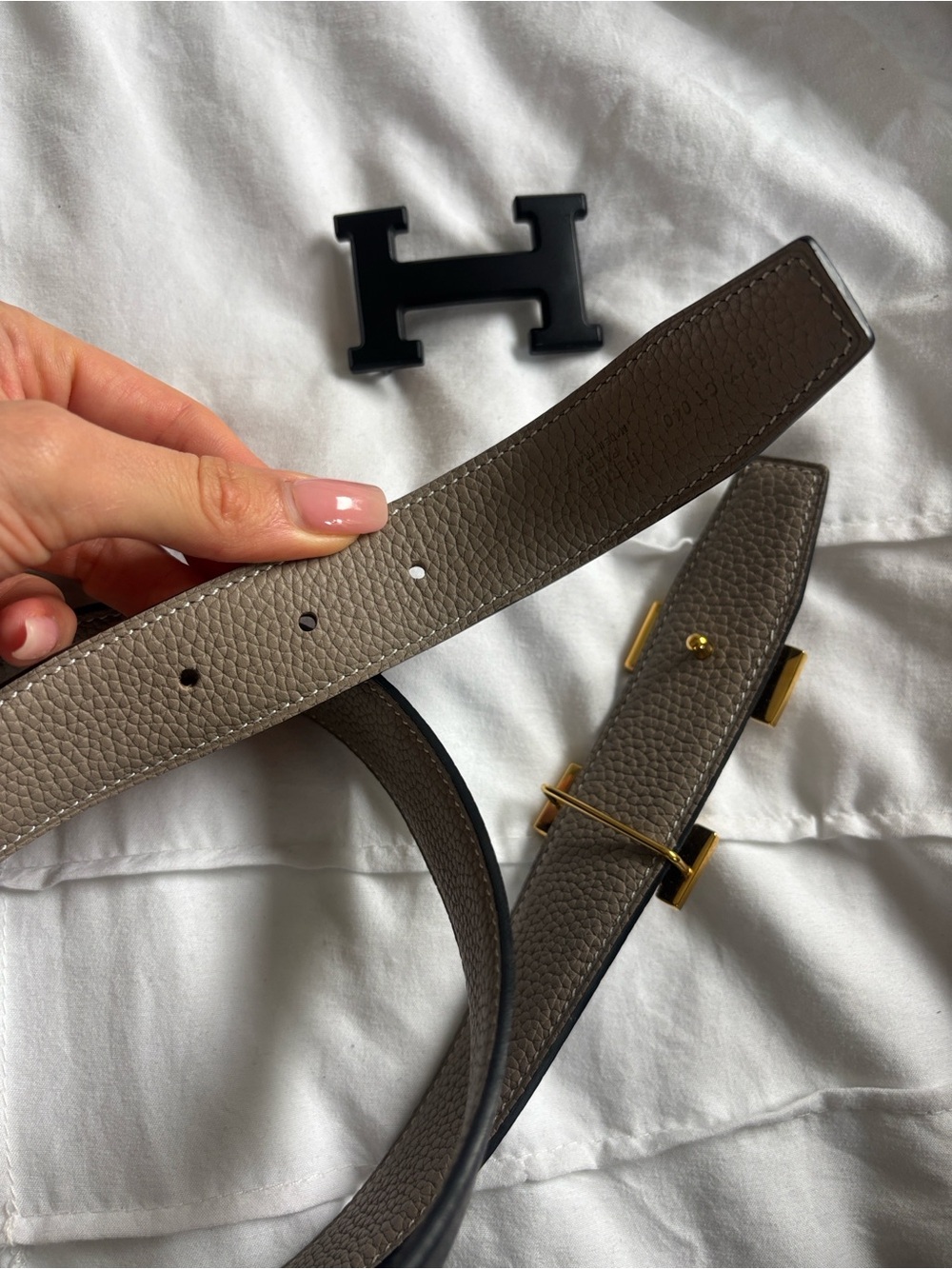 Hermes Black & Grey Reversible Leather Belt with Gold H Buckle - Picture 3 of 7